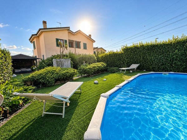 casa indipendente in vendita a Sarzana in zona San Lazzaro
