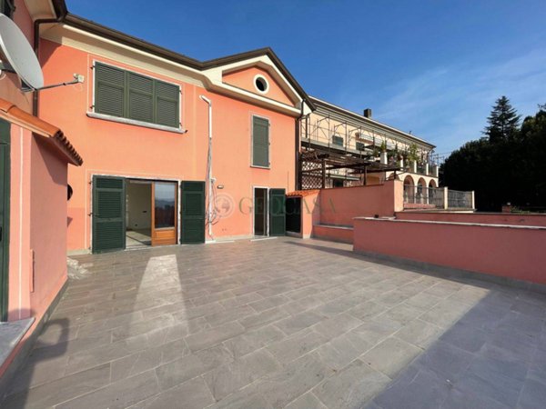 casa indipendente in vendita a Sarzana in zona Falcinello
