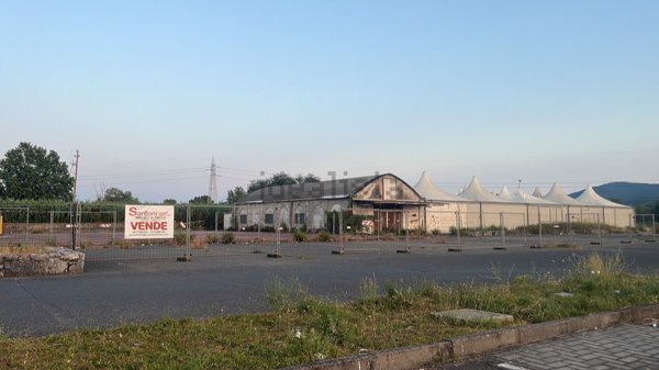 capannone in vendita a Sarzana in zona San Lazzaro