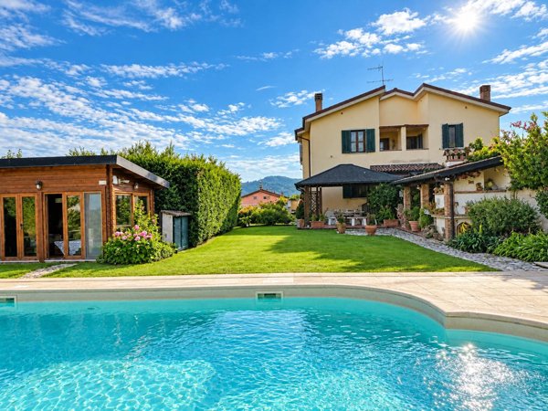 casa indipendente in vendita a Sarzana in zona San Lazzaro