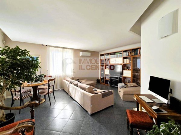 casa indipendente in vendita a Sarzana