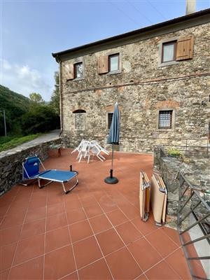 casa indipendente in vendita a Sarzana in zona Falcinello