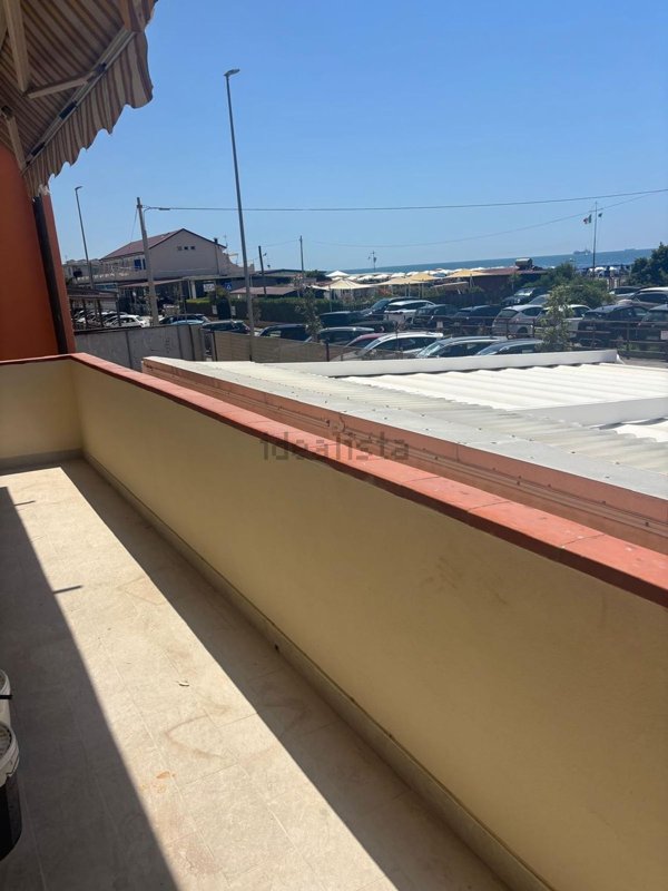 appartamento in vendita a Sarzana in zona Marinella di Sarzana