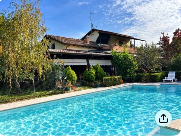casa indipendente in vendita a Sarzana