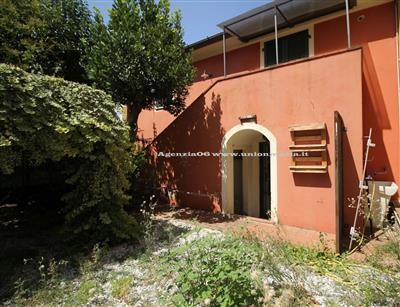 casa semindipendente in vendita a Sarzana