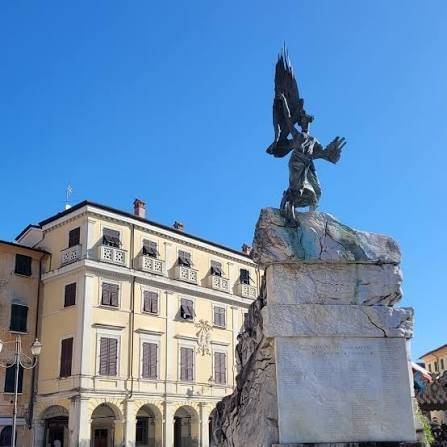 negozio in vendita a Sarzana