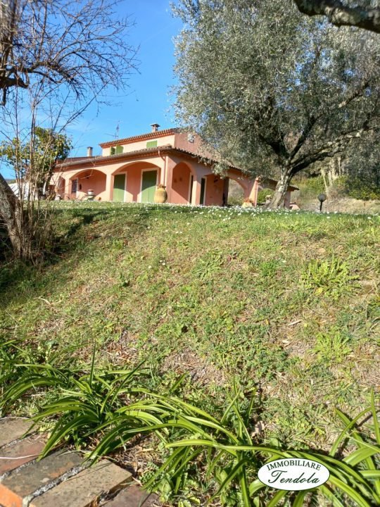 casa indipendente in vendita a Sarzana in zona Falcinello