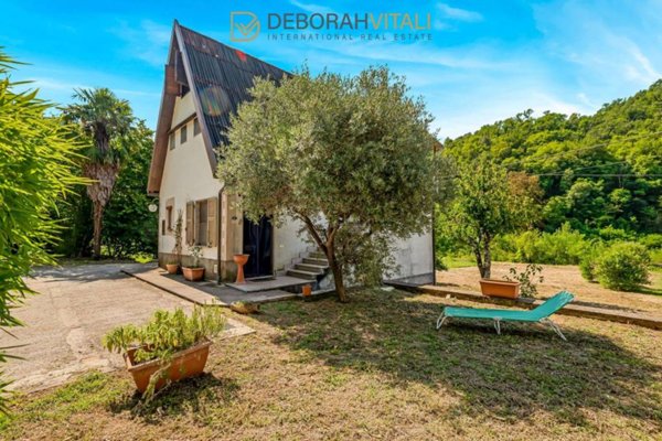 casa indipendente in vendita a Sesta Godano