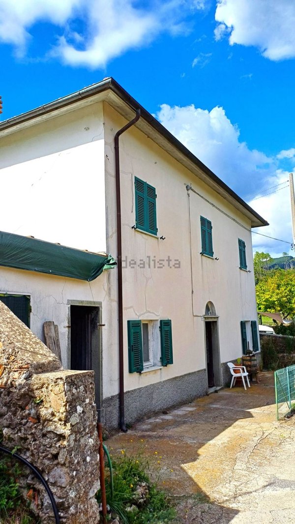 casa indipendente in vendita a Sesta Godano in zona Santa Maria