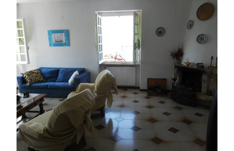 casa indipendente in vendita a Sesta Godano in zona Godano