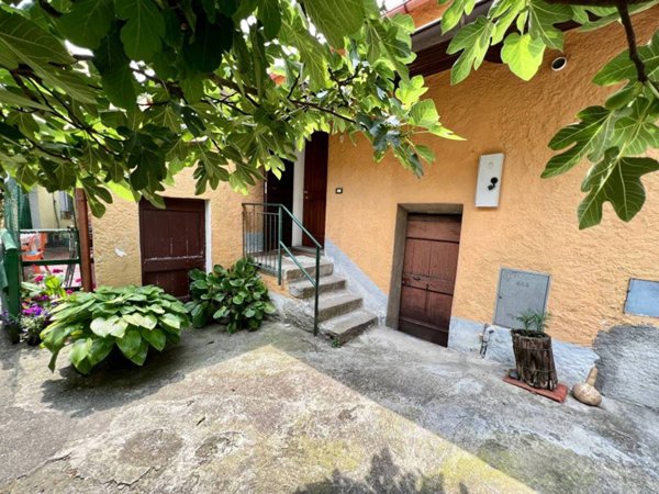 casa indipendente in vendita a Sesta Godano in zona Groppo
