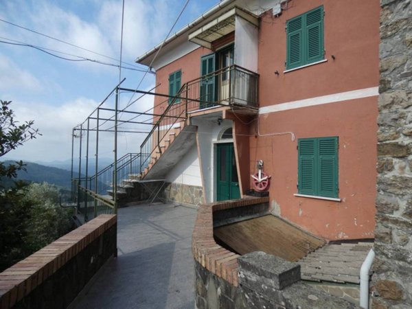 casa indipendente in vendita a Sesta Godano in zona Antessio