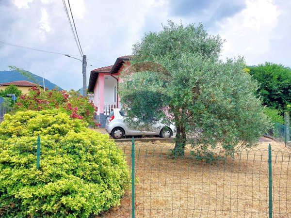 casa indipendente in vendita a Sesta Godano