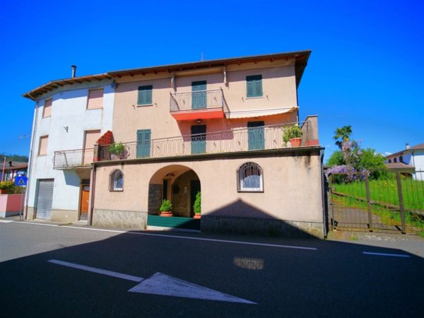 casa indipendente in vendita a Sesta Godano in zona Godano