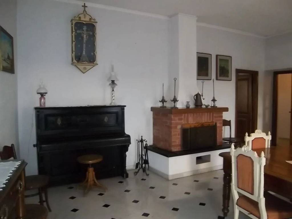 appartamento in vendita a Sesta Godano in zona Antessio