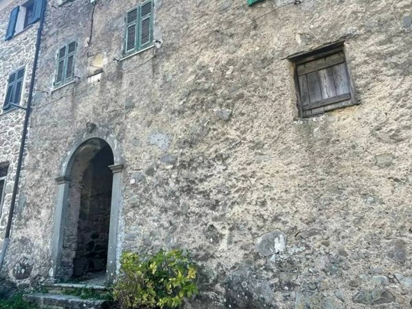 casa indipendente in vendita a Sesta Godano in zona Airola