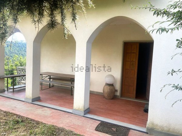 casa indipendente in vendita a Sesta Godano in zona Bergassana