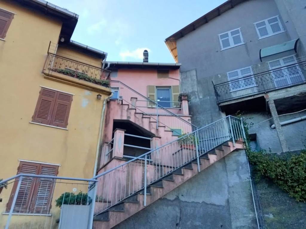 appartamento in vendita a Sesta Godano in zona Bergassana