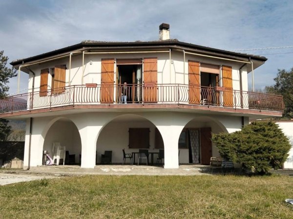 casa indipendente in vendita a Sesta Godano