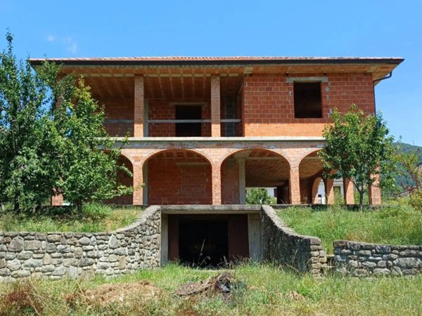 casa indipendente in vendita a Sesta Godano