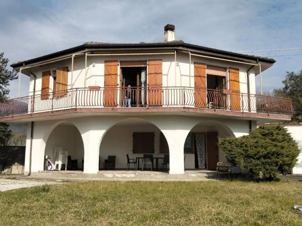 casa indipendente in vendita a Sesta Godano