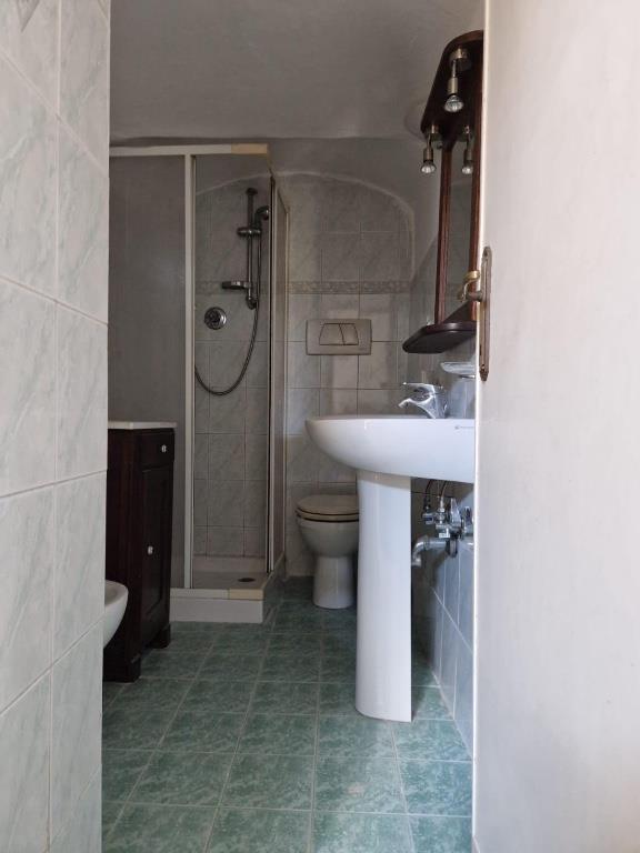 casa indipendente in vendita a Sesta Godano in zona Antessio