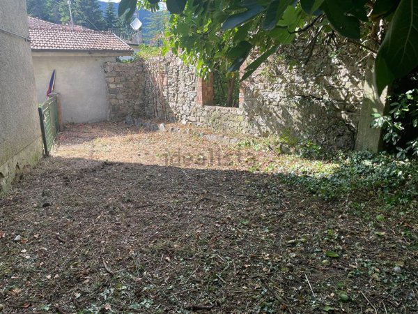 casa indipendente in vendita a Sesta Godano