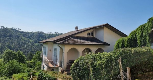 casa indipendente in vendita a Sesta Godano