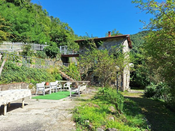 casa indipendente in vendita a Sesta Godano