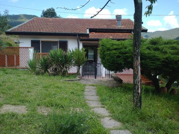 casa indipendente in vendita a Sesta Godano