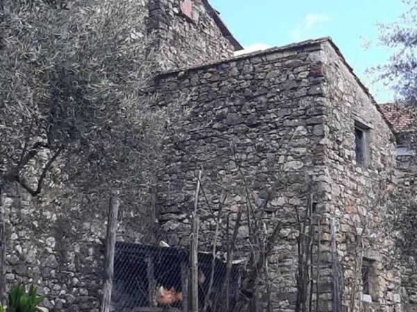 casale in vendita a Sesta Godano in zona Scogna