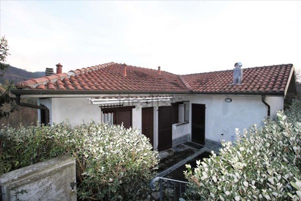 casa indipendente in vendita a Sesta Godano