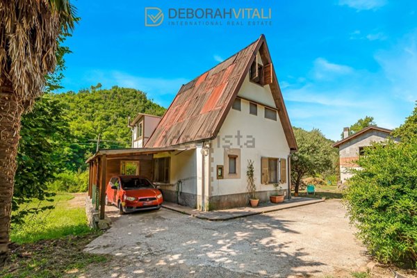 casa indipendente in vendita a Sesta Godano
