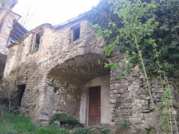 casa indipendente in vendita a Sesta Godano in zona Godano