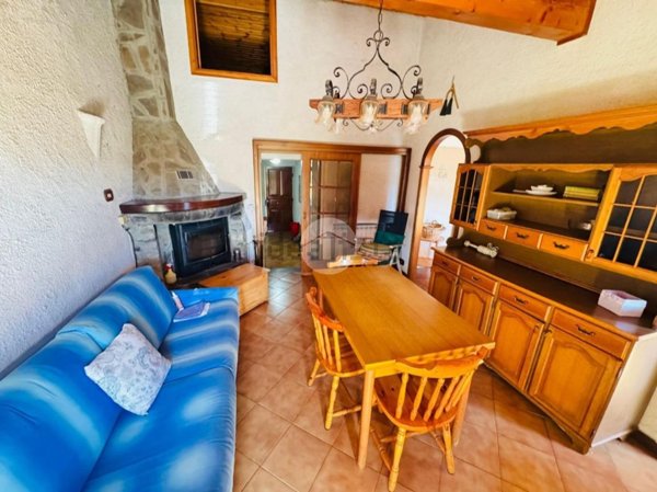 casa semindipendente in vendita a Sesta Godano in zona Chiusola