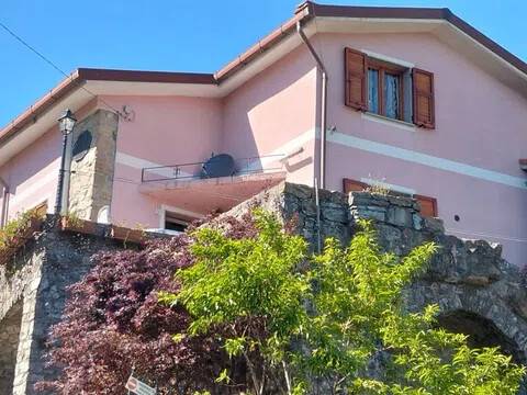 casa indipendente in vendita a Sesta Godano in zona Santa Maria