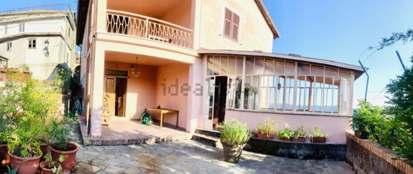casa indipendente in vendita a Sesta Godano