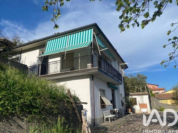 casa indipendente in vendita a Sesta Godano in zona Scogna