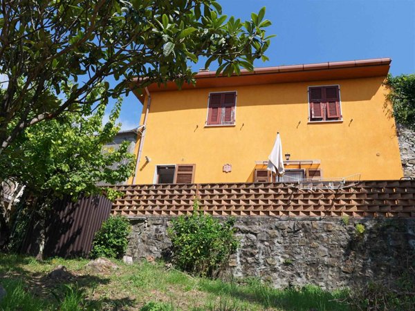 casa indipendente in vendita a Sesta Godano in zona Oradoro