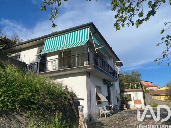 casa indipendente in vendita a Sesta Godano in zona Scogna