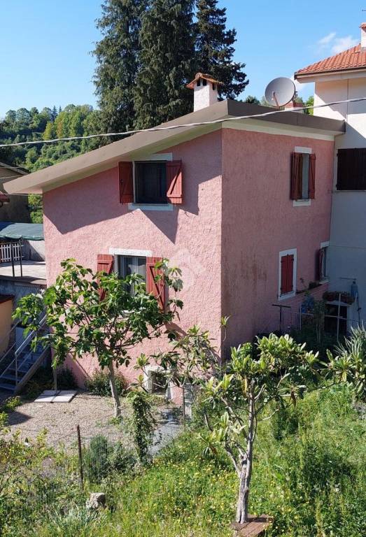 casa indipendente in vendita a Sesta Godano