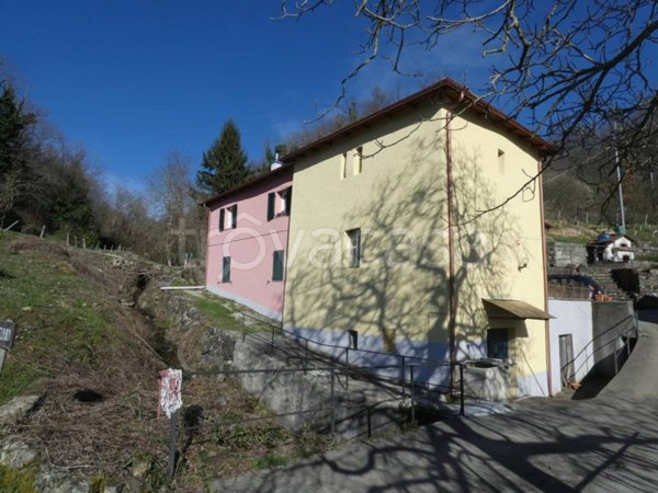 casa indipendente in vendita a Varese Ligure in zona Caranza