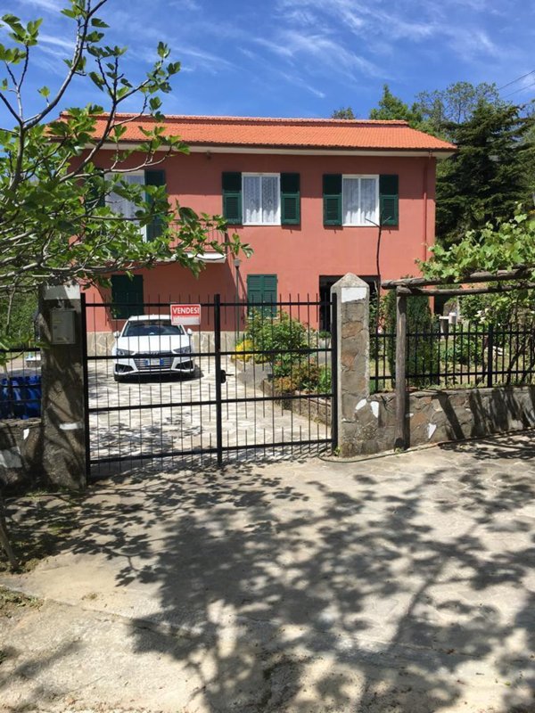 casa indipendente in vendita a Varese Ligure in zona Buto