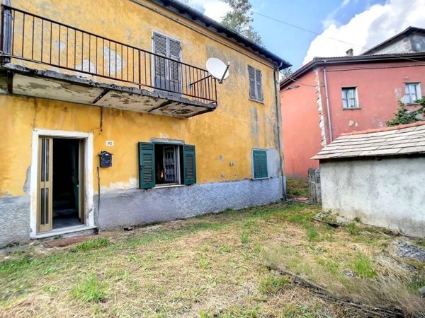 casa indipendente in vendita a Varese Ligure