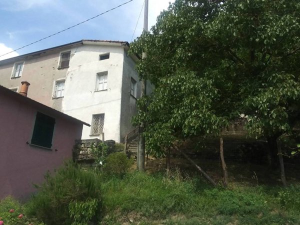 casa indipendente in vendita a Varese Ligure