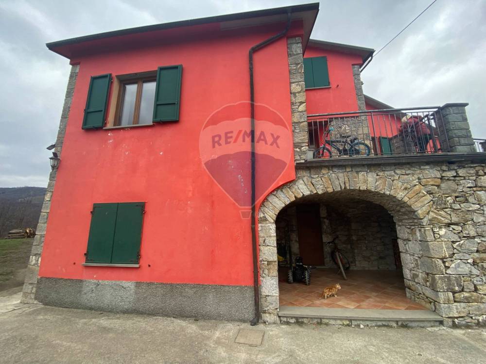 villa in vendita a Varese Ligure in zona Codivara