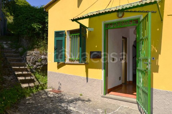 casa indipendente in vendita a Varese Ligure in zona Codivara