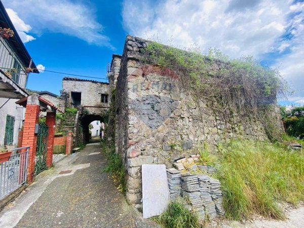 casa indipendente in vendita a Varese Ligure in zona San Pietro Vara
