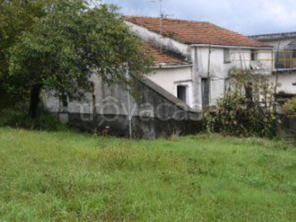casa indipendente in vendita a Varese Ligure