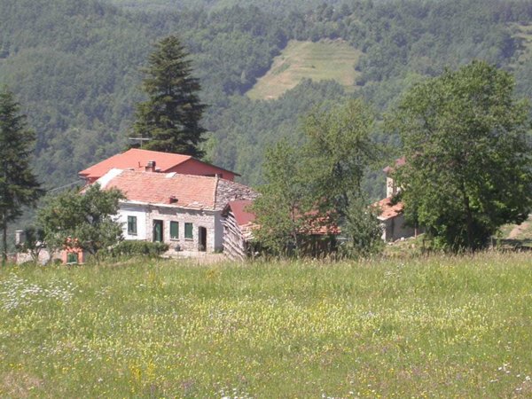 locale di sgombero in vendita a Varese Ligure
